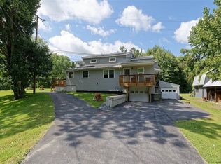 413 Hansen Rd, Schaghticoke, NY 12154