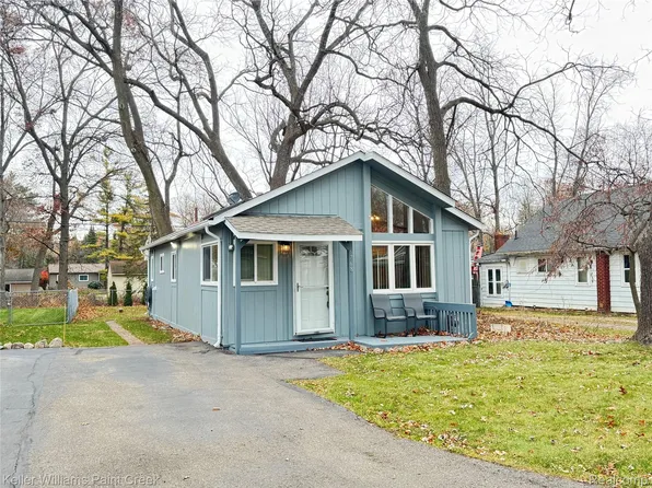 6768 Buckland Ave, West Bloomfield, MI 48324