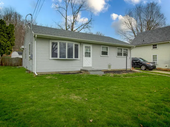 404 W Van Buren St, Augusta, MI 49012
