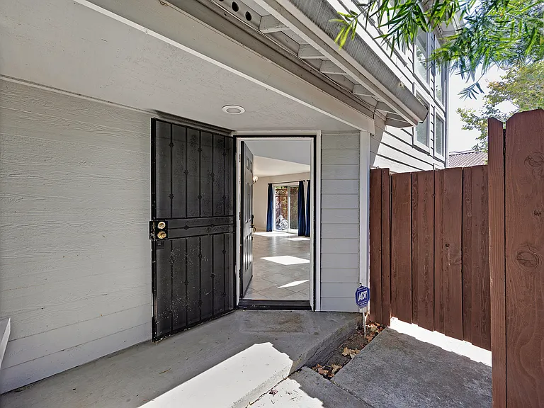 3218 W Las Positas Blvd — Photo 3