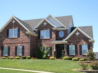 4564 Lake Forest Dr, Owensboro, KY 42303