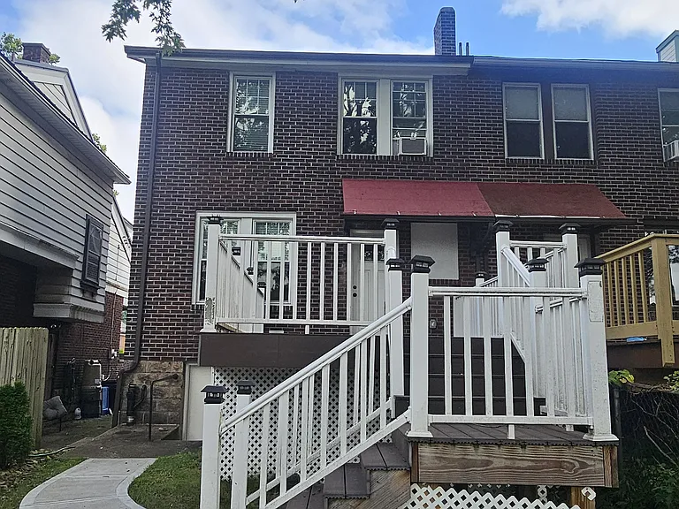 6340 Crombie St — Photo 31