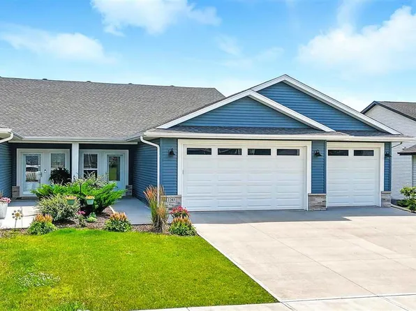 2203 Oak Terrace Ave, North Liberty, IA 52317