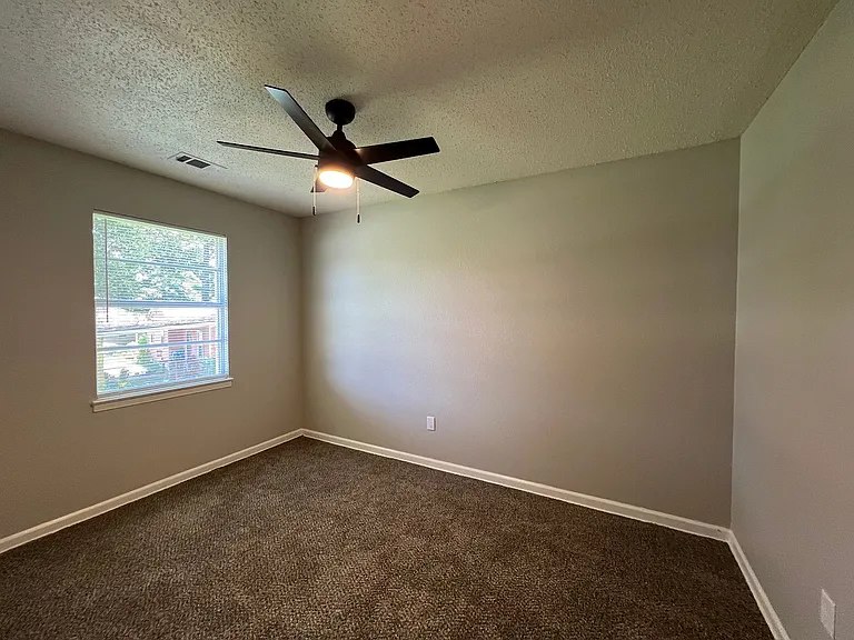 385 Washburn Dr — Photo 6