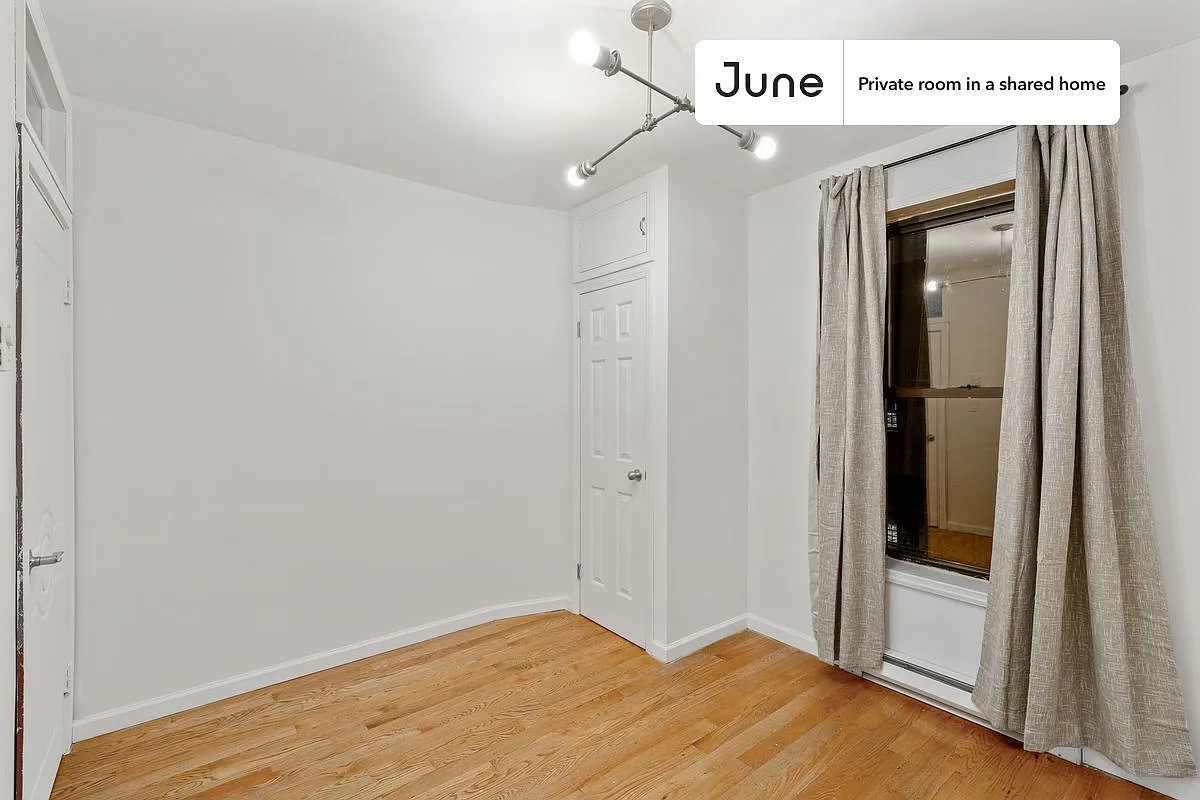 Full bedroom in 4 bed/1 bath home in Upper West Side #764 B — Photo 3