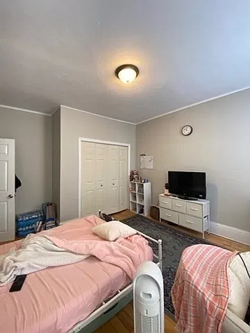5 bed, $800 — Photo 3