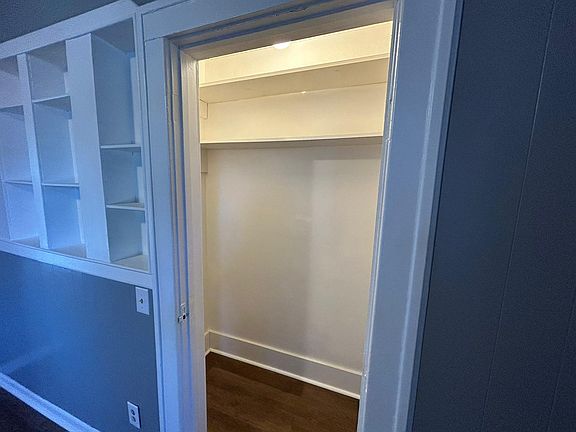 2nd image of 307 Gertrude St #2