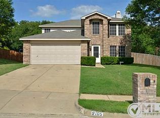 9105 Glen Falls Ln, Denton, TX 76210