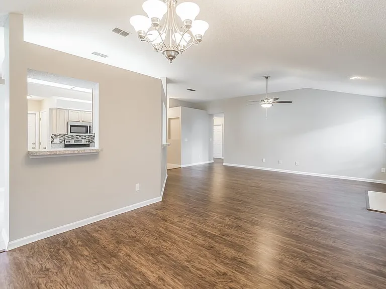 338 Wildberry Ct — Photo 5