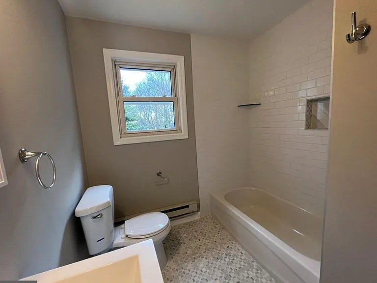 401 State St #B — Photo 21