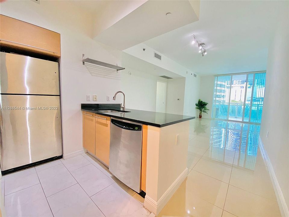 1st image of 950 Brickell Bay Dr APT 401