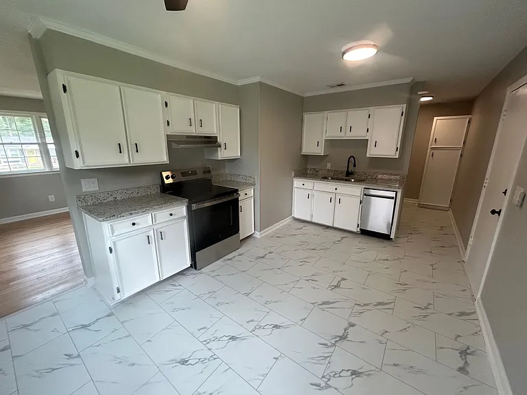 210 Cabin Creek Blvd — Photo 9