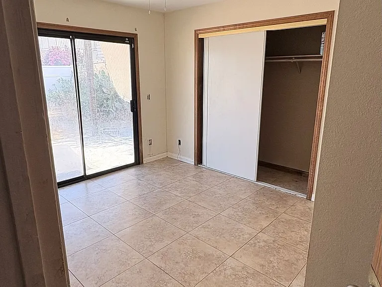 17735 Vista Point Dr — Photo 4