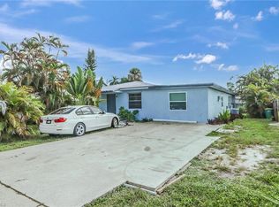 4621 Lombardy Ln, Naples, FL 34112