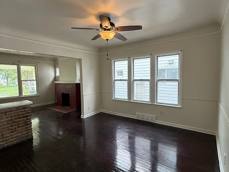 18462 Greenview Ave #1 — Photo 4