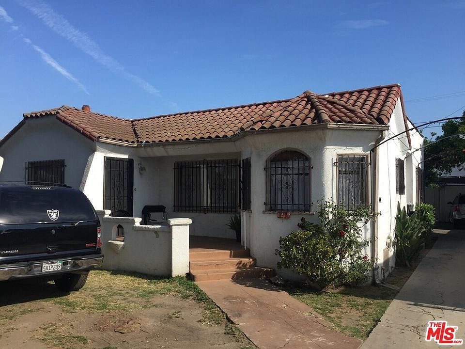 1st image of 1213 W 60th Pl
