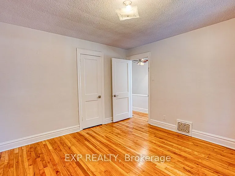 413 Holland Ave — Photo 37
