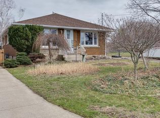 52 Woodelm Dr #ALL, Saint Catharines, ON L2M4N3