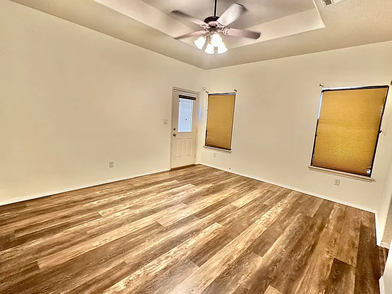 1104 San Miguel — Photo 11