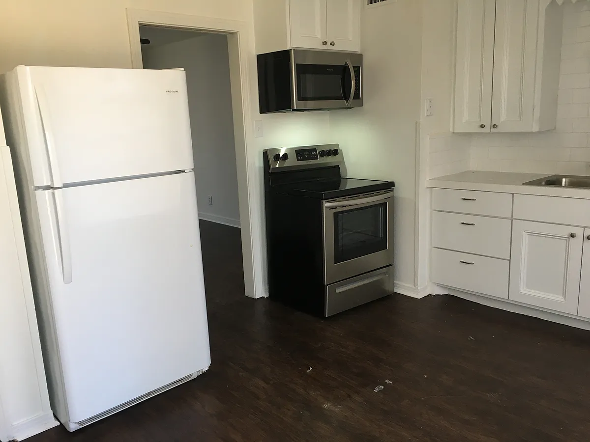 Building Photo - 632 S Montgomery St #1