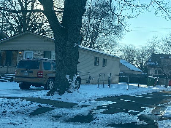2nd image of 21905 Elmwood Ave
