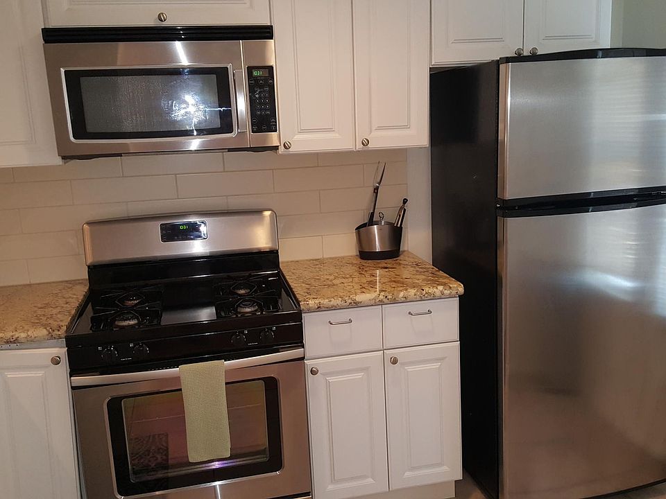 1st image of 2415 Curlew St