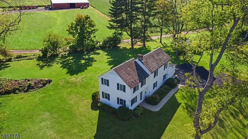 3 bed, 1.5 bath, $3,000 — Photo 1