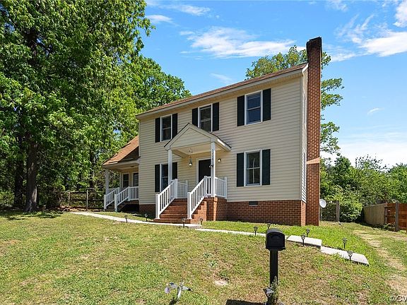 2nd image of 5208 Hickory Knoll Pl