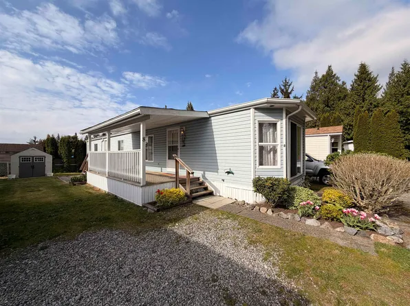 5575 Mason Rd #8, Sechelt, BC V7Z 0K9