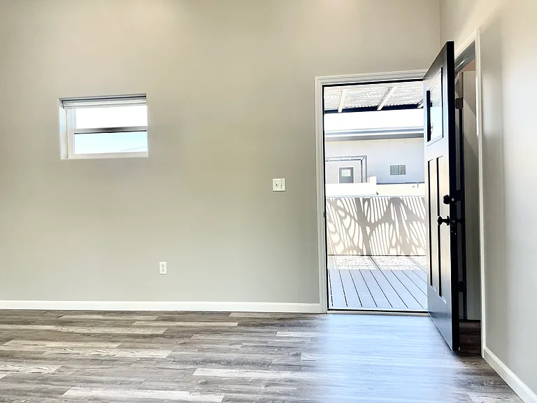 720 N Walnut St #8 — Photo 22
