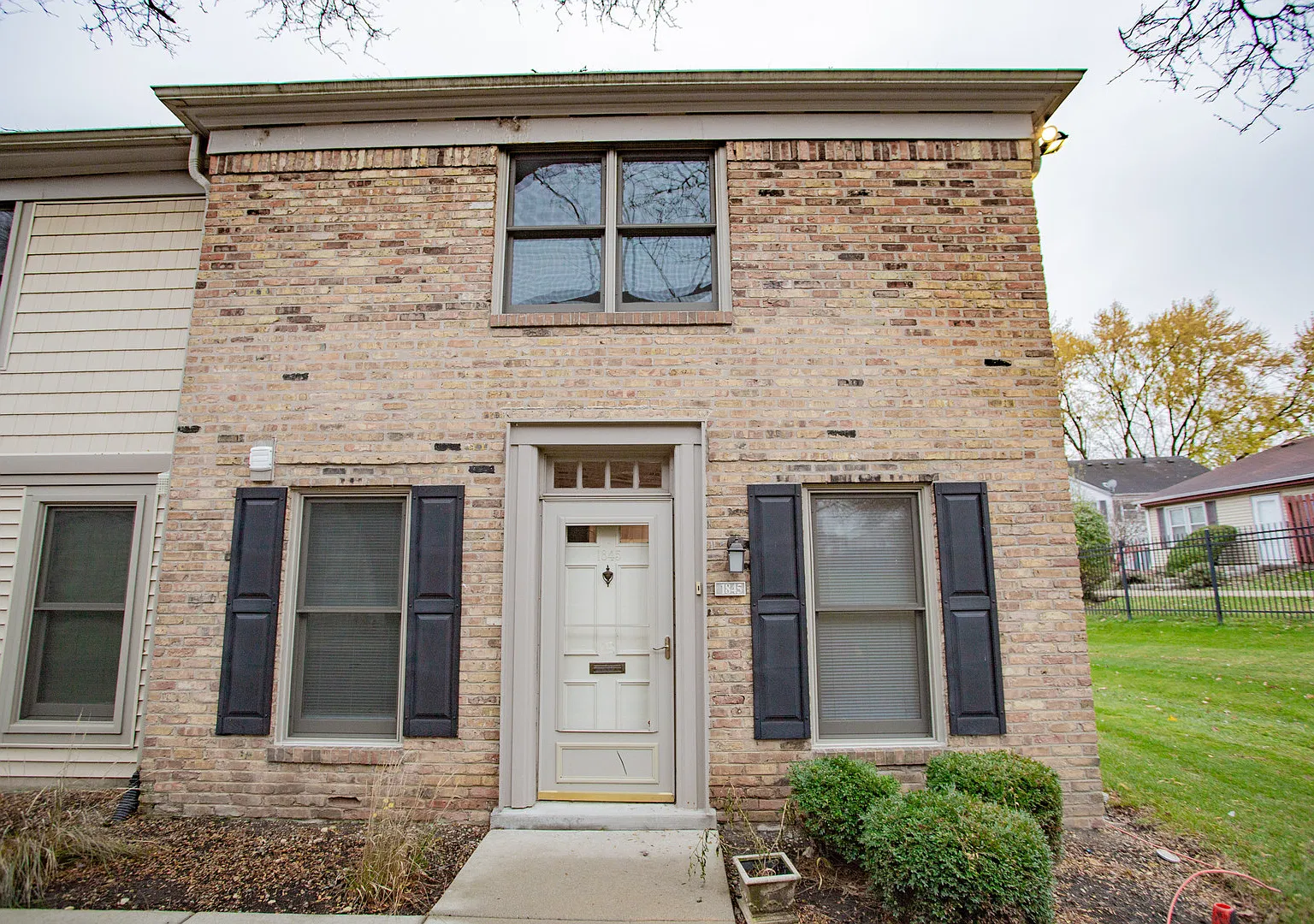 3 bed, 2.5 bath, $2,500 — Photo 1