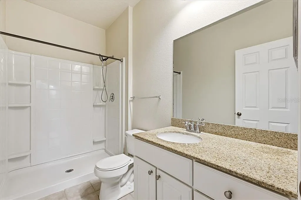 2 bed, 2.0 bath, 1264 sqft, $1,900 — Photo 4