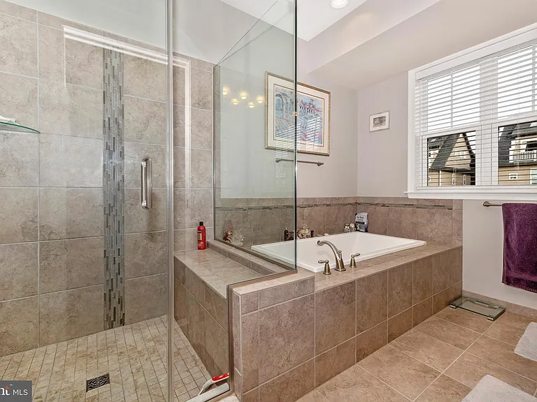 619 Blandwood Rd — Photo 20