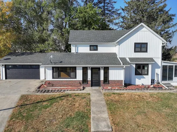 13498 Westbrook St, Aplington, IA 50604