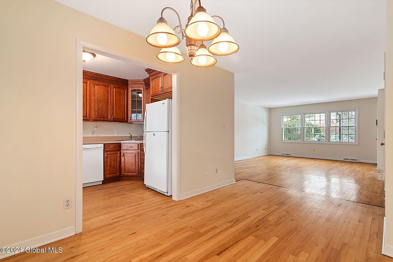 4th image of 21 Regina Court #2