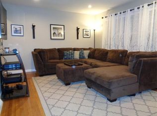 9 Rdean Pl, Middletown, NY 10940