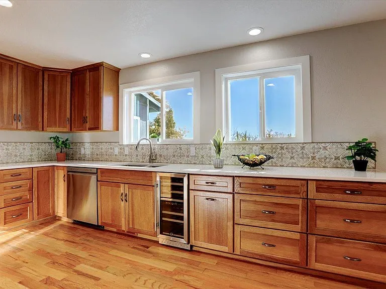 147 Arcadia Dr — Photo 1