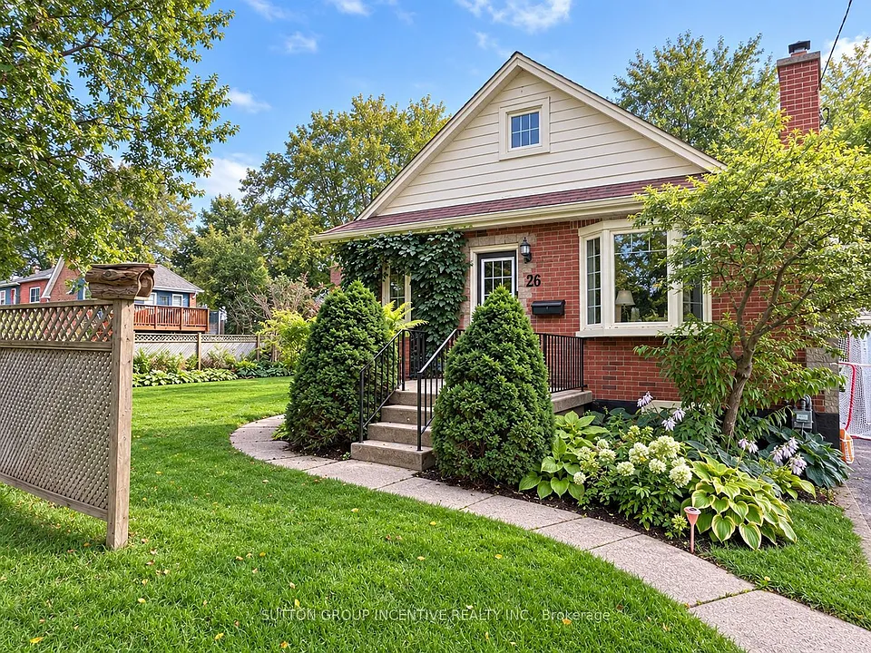 20 Bayview Dr #UPPER