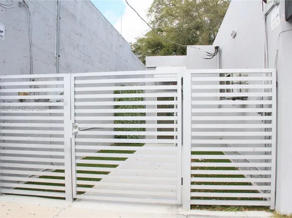 1263 NW 29th St, Miami, FL 33142