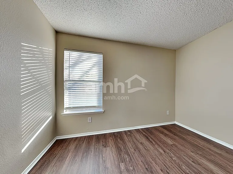 2012 Cone Flower Dr — Photo 15