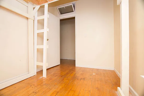 Rented by Nooklyn NYC LLC | media 79