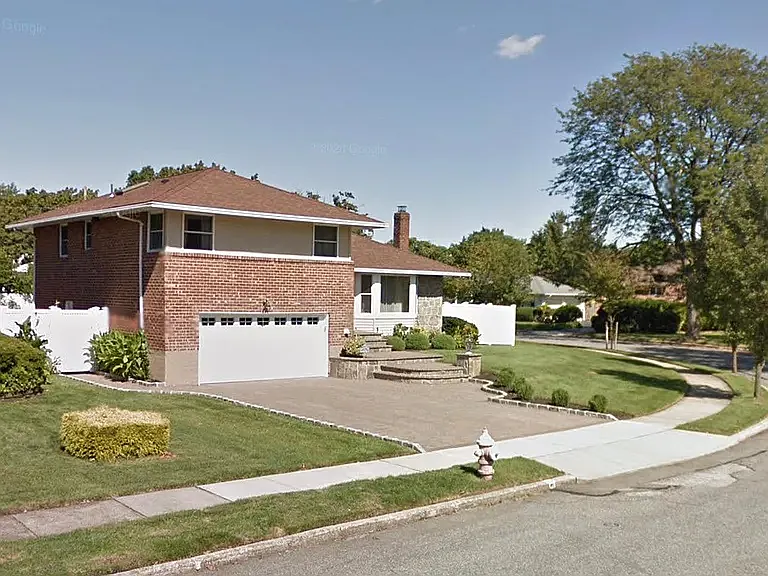 6 Michael Rd — Photo 1