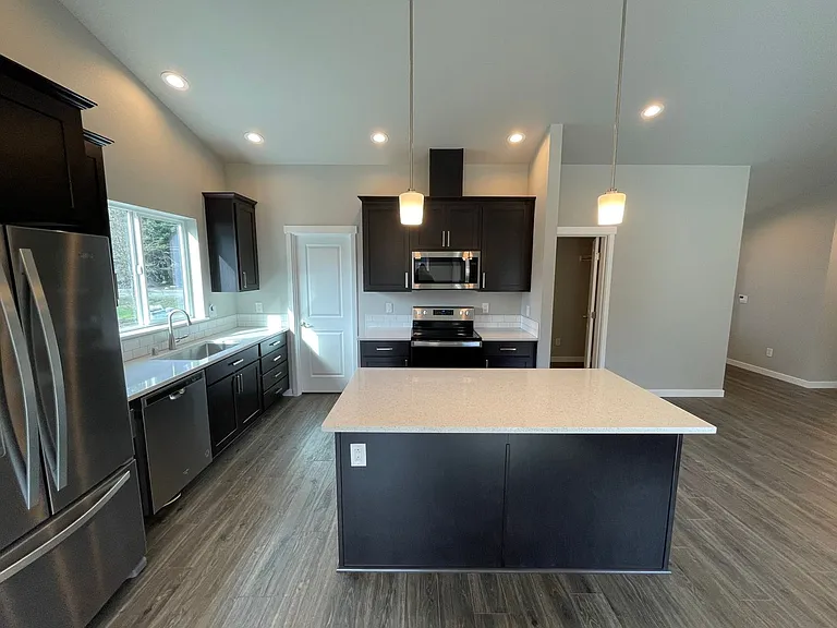 2707 Oakes Ave — Photo 8
