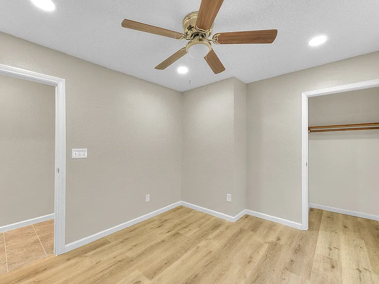 24600 Cypress St #24600A — Photo 14