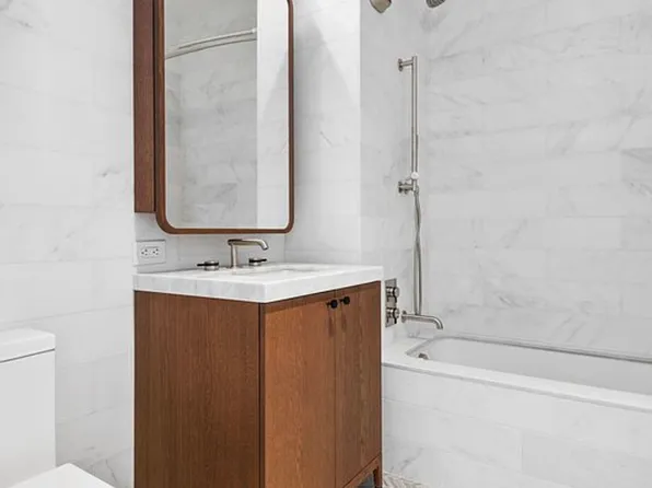 180 Front Street image 18 of 37