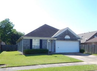 329 N Ranch House Rd, Angleton, TX 77515