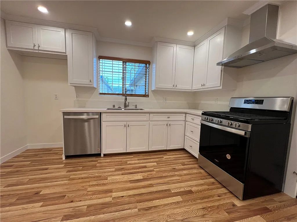 2 bed, 800 sqft, $2,495 — Photo 3