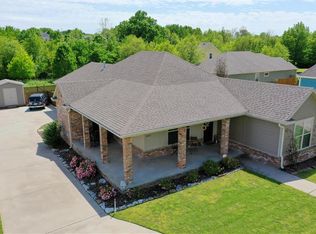 4413 W Mount Comfort Rd, Fayetteville, AR 72704