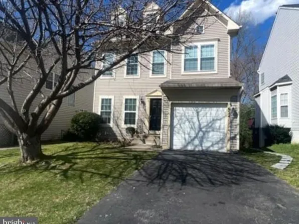 9241 Greenshire Dr, Manassas Park, VA 20111