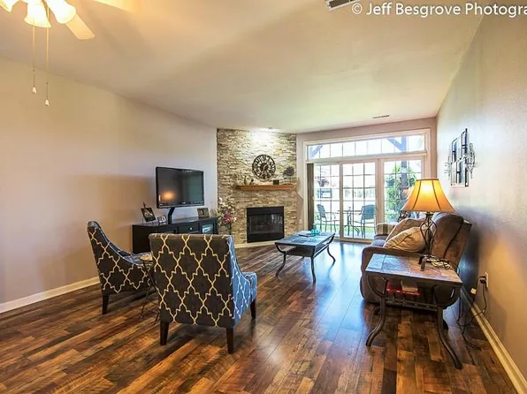N16W26567 Wild Oats Dr, Pewaukee, WI 53072